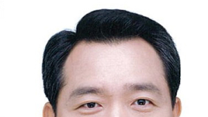 성일종 “형, 나 됐어”…당선 후 첫 일정은 성완종 전 회장 묘소 참배