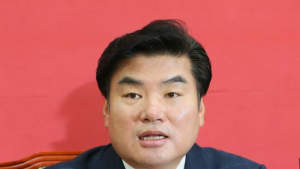 ‘대참패’ 새누리, 원유철 비대위원장 체제로 전환…김무성·최고위원들 일괄 사퇴