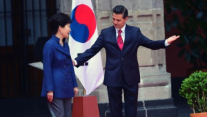 [포토] 엔리케 페냐 멕시코 대통령의 안내 받는 박근혜 대통령