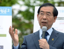 박원순 서울시장, 세월호 2주기 팽목항 방문·추모