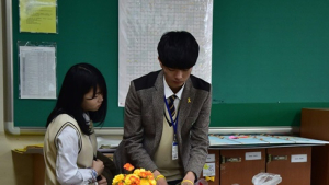 [포토] 세월호 사고에 희생된 선배들 추모하는 단원고 후배들