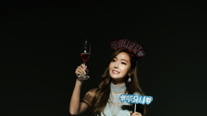 제시카, 팬들이 열어준 생일파티서 솔로 앨범 소식 가장 먼저 발표