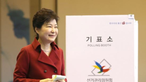 “박근혜 대통령 지지 29%로 추락, 국민의당 첫 야권 1위”…한국갤럽 조사