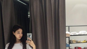 김사랑, 정말로 내일 모레 40? “놀랍기 그지없는 동안 미모”