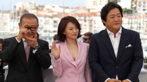 [포토] 칸에 입성한 영화 ‘곡성’… “사진 잘 찍어주세요”