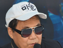 K씨 “송기창, 대작(代作) 그림 조영남 이름 빌려 팔았다”