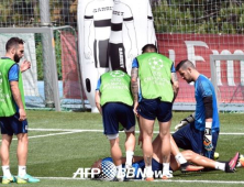 [유럽축구 이 순간] 연습 게임 중 쓰러진 호날두