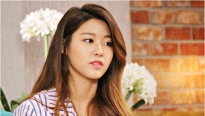 AOA 찬미 “설현 방 청소 안 해서 냄새 나… 잘 안 씻는다” 폭로