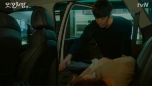 ‘또 오해영’ 에릭, 겉으론 툴툴-이면에선 챙겨주기… 술 취한 서현진 끝까지 책임