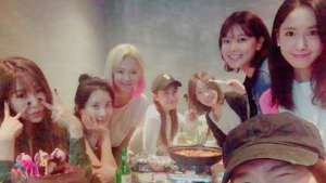 소녀시대 8인, 윤아-써니 생일파티로 뭉쳤다