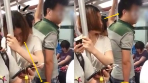 [쿠키영상] 여성 엉덩이로 향한 검은 손 ‘딱 걸렸네!’ 中 지하철 성범죄 포착