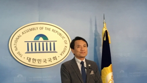 김진태 “청와대 ‘압수수색’하라는 문재인 정신세계 아연실색”