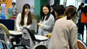 아기식탁의자도 신중히 골라요