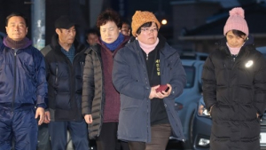 세월호서 유골 6조각 발견…미수습자 가족, 현장 해역으로 출발