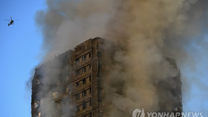 런던 24층 아파트서 큰 불…“사망자 6명, 실종자 많아”