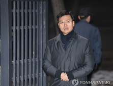 '국정원 불법사찰 관여' 최윤수 영장 기각…우병우 신병확보 차질