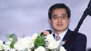 '자코메티 특별전 개막' 축하 인사하는 김동연 부총리