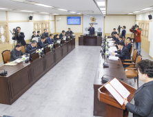 경북도의회 첫 인사검증… 김천의료원 적자운영 도마