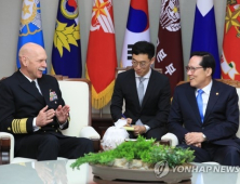 송영무 “확장억제 전략 무기 배치 안 해도 돼” 논란