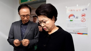 김윤옥 뇌물수수 정황…MB 이어 檢 조사 받을까