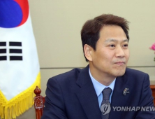 임종석 “남북고위급회담 이달 말 추진…北에 공식 제안 예정”