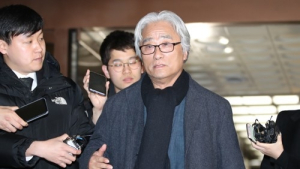 경찰, ‘17명 성추행’ 이윤택 구속영장 신청 “도주-피해자 회유-증거 인멸 우려 있어”