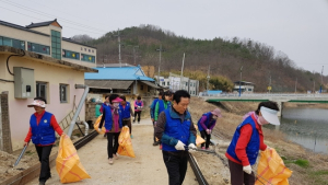 경북 군위군, 봄맞이 환경정화 한창