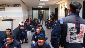 한국지엠 노조 사장실 점거 이틀째…“성과급 약속 이행”요구