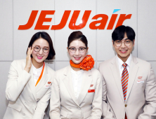 제주항공, 객실승무원 안경착용·네일아트 허용한다
