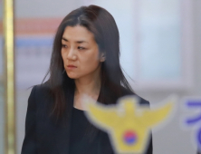 ‘물벼락 갑질’ 조현민 “유리컵 사람 없는 쪽으로 던졌고…음료수 안 뿌렸다”
