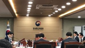 방통위 “국내 휴대폰, 처음에는 싸고 시간 지나면 비싸진다”