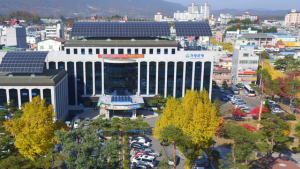 양동인 거창군수, 정기인사 7월 이후로 연기