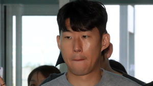 ‘아시안게임 차출’ 손흥민, 조용히 런던 출국