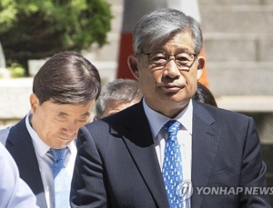 ‘MB정부 댓글공작’ 배득식, 혐의 부인…“기무사 업무”