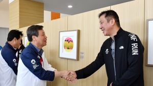 도종환 장관, 진천 선수촌서 아시안게임 선수단 격려