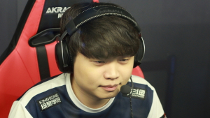 [롤챔스] 킹존, SKT에 2-0 완승…5연승으로 정규 시즌 피날레