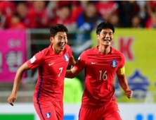적으로 만난 손흥민-기성용, EPL 개막전서 맞대결 가능성