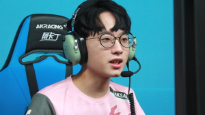 [오버워치 컨텐더스] 장비 점검 중인 러너웨이 ‘학살’ 김효종