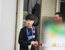 [아시안게임] LoL 결승 현장 찾은 스타2 국가대표 조성주