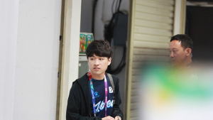 [아시안게임] LoL 결승 현장 찾은 스타2 국가대표 조성주
