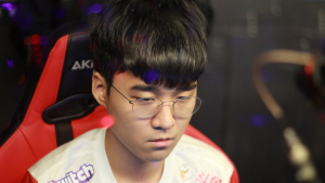 [롤드컵 선발전] 달아나는 SKT, 공격적 운영으로 젠지에 3세트 승리