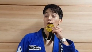 금메달 목에 건 허경환 “함께 운동하는 친구들, 고맙다”