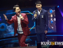[롤드컵] ‘시작~하겠습니다’ 무대 위에 선 전용준·성승헌 캐스터