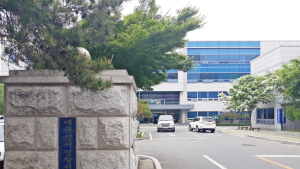 잠든 이웃 주민 불 질러 살해한 50대 구속