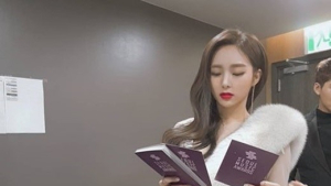 한초임, 의상 논란에 SNS 찾아온 악플러에도 '좋아요' 대처
