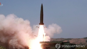 합참 “北, 단거리미사일 2발 동쪽으로 발사…우리군, 만반의 대비”