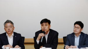 LG전자 “올레드, QLED보다 성장률 높아…동일 선상 비교 억울”