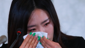 은퇴 기자회견서 눈물 흘린 이상화