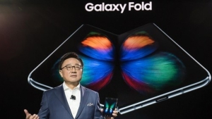 AT&T, ‘갤럭시폴드’ 구매예약 취소 통보…삼성 “수주 내 공지”