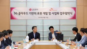 SKT-LG전자, 5G 클라우드 로봇 개발 추진…물리보안 서비스 우선 적용